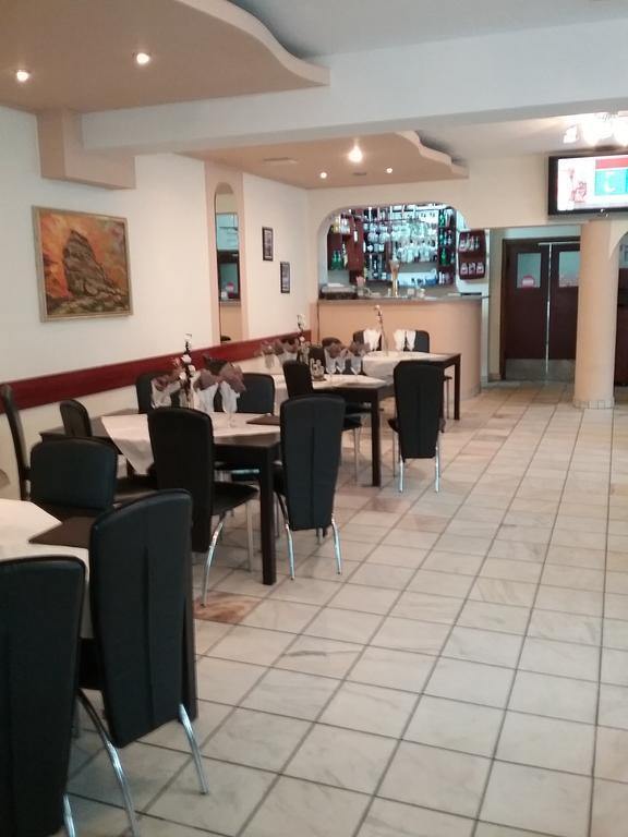 Pensiune Restaurant Sfinx Buşteni Esterno foto